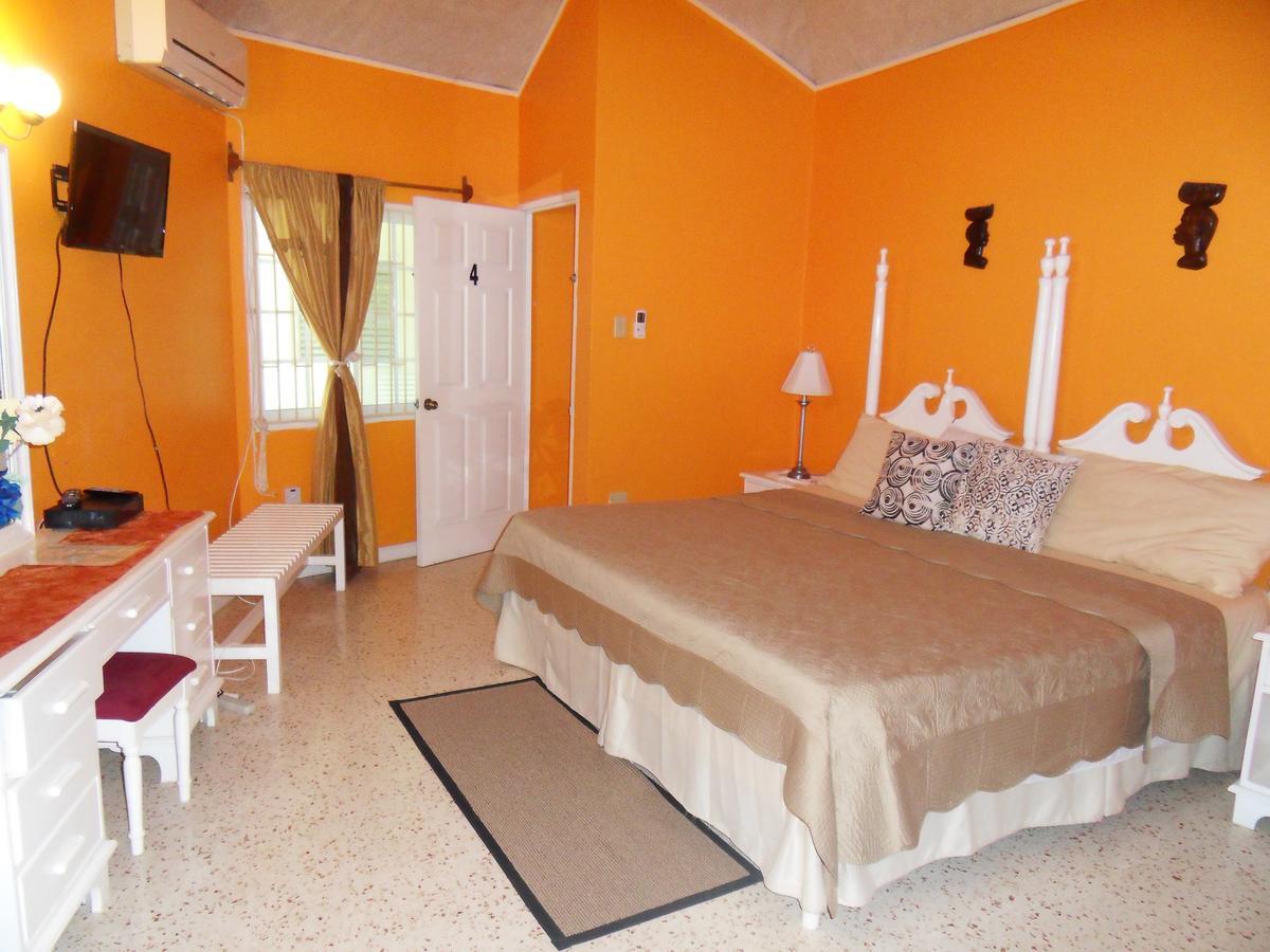 Whistling Villa Runaway Bay Extérieur photo