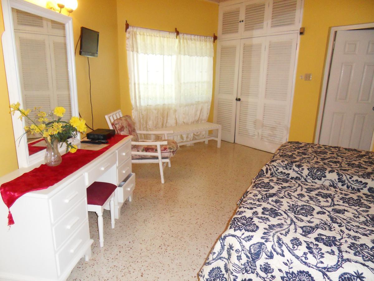 Whistling Villa Runaway Bay Extérieur photo