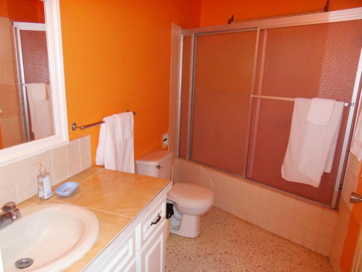Whistling Villa Runaway Bay Extérieur photo